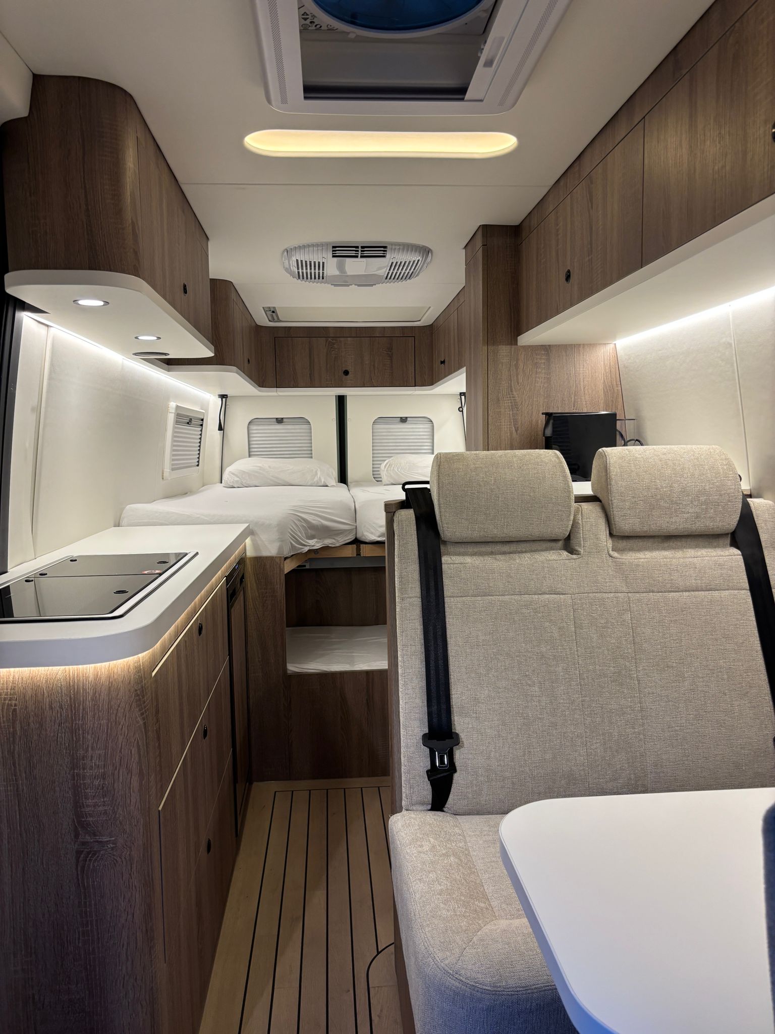 Complete Sprinter interieur ombouw door R-Line Maatwerk