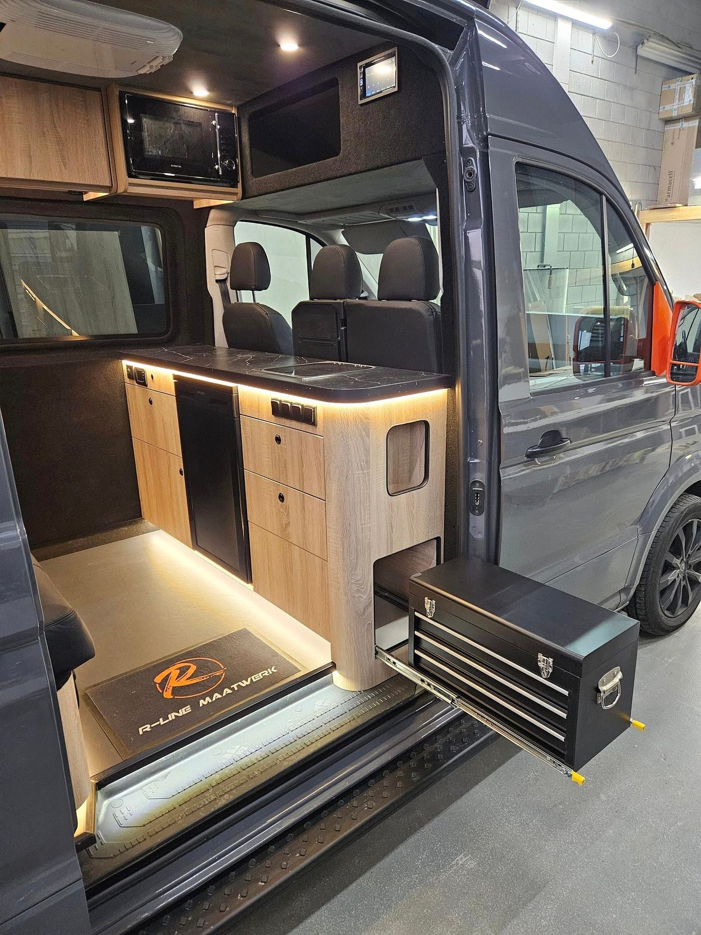 Sprinter camper met open keuken